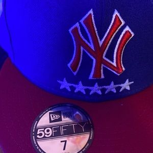 uu can see Wht da colors is n what kind of hat it is soo gtf